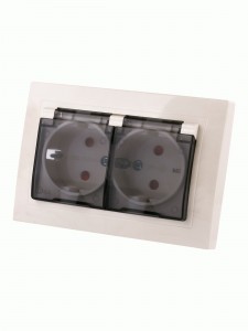 TDM  Таймыр роз. СУ 2 мест. земля шторки , прозр. крышка 16А IP44 сл. кость  SQ1814-0177