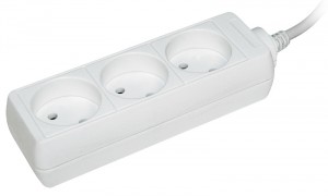 IEK (ИЭК) сет. удл. ПВС 2х0.75 3 роз. 1.5 м 10А белый (корпус PP) WYP10-06-03-01-N