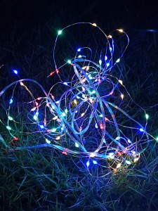 КОСМОС св-к на солн.батарее "Разноцветные нити" 100LED RGB, 10м (акк.Ni-Mg 300MAh) KOC_SOL196