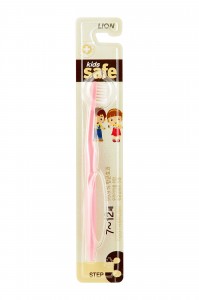 Детская зубная щетка Kids safe toothbrush (шаг 3, 7-12 лет) Lion