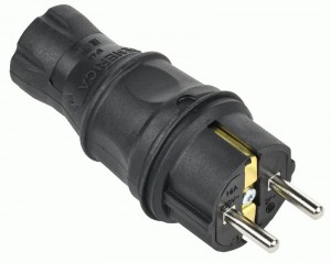 IEK GENERICA вилка прямая каучук 2P+PE 1х16А 220-240V IP44 черн.