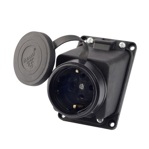 Lezard розетка наклон. с загл. каучук 2Р+РЕ 1х16А 220-240V IP44 106-0400-0104