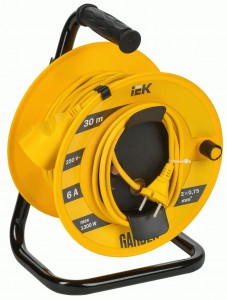 IEK GARDEN Силовой удлинитель на катушке ПВС 2х0.75 1роз.садовый термозащ.6А 30м GD-KP40-06-01-30