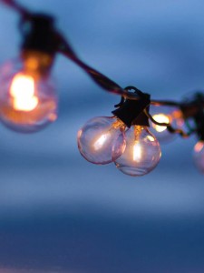 КОСМОС Гирлянда 220V "Лампы" 7м (5м+2м) 10LED ламп, подключение до 8 гирлянд  IP65KOC_10lampsW_IP