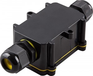 Stekker коробка разветвит 2 выхода, с клеммой, IP68 черная 36x125x55 LD522 49115