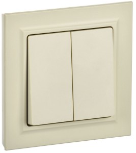 IEK BRITE выкл. СУ 2 кл. 10А, 230В, бежевый ВСР10-2-0-БрКр BR-V20-0-10-K10-F