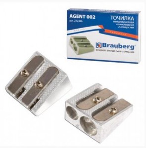 Точилка BRAUBERG "Agent 002", метал., 2отверстия, клиновидная, в карт. коробке, 222486