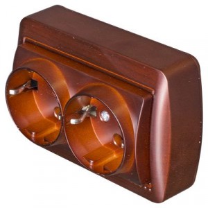 Lezard DEMET роз. ОУ 2 мест. 16А (земля) маун,  (основание PBT, корпус PC) 711-0400-127