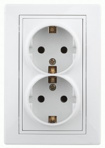Intro Plano роз. СУ, 2 мест. керамика, земля, 2X2P+E 16A, белый, 250В, IP20, 1-205-01 2533
