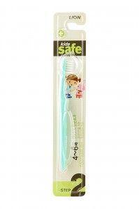 Детская зубная щетка Kids safe toothbrush (шаг 2, 4-6 лет) Lion